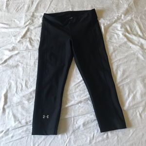 Black cropped leggings
